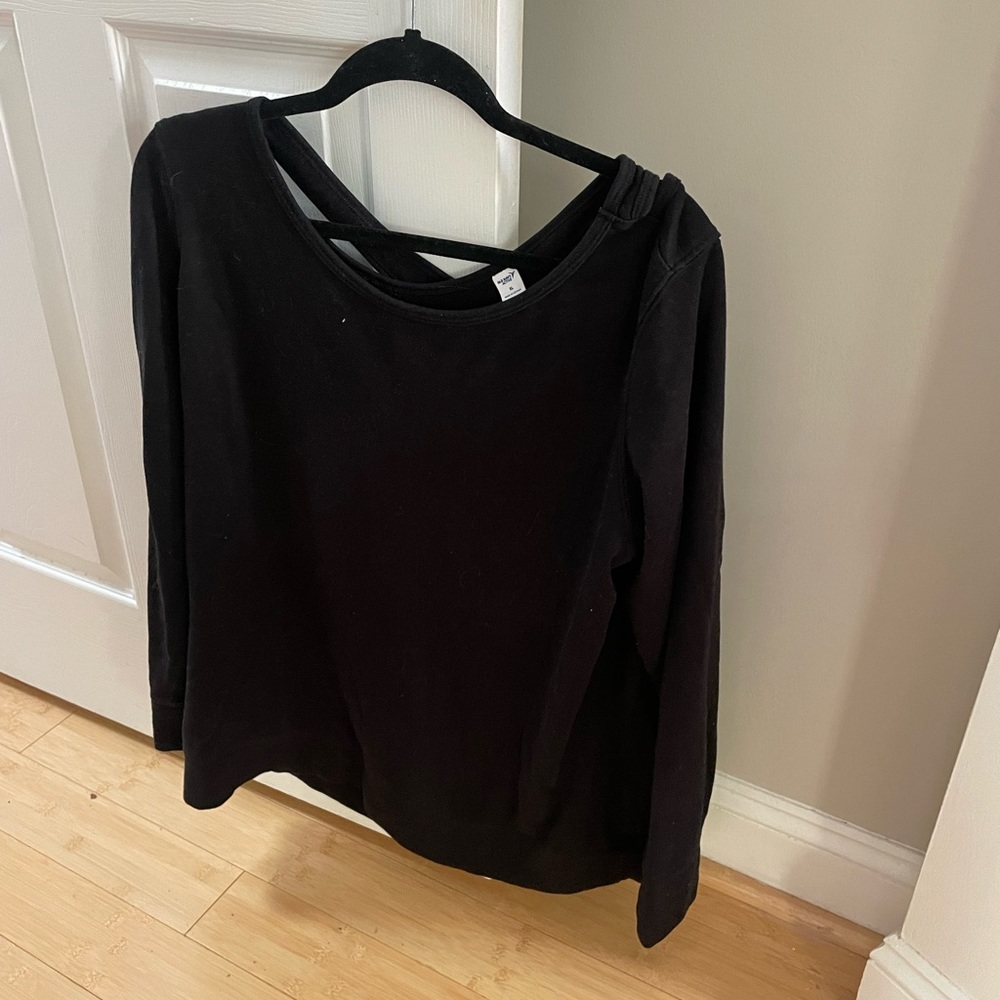 Old Navy crew neck with open back detailing - XL